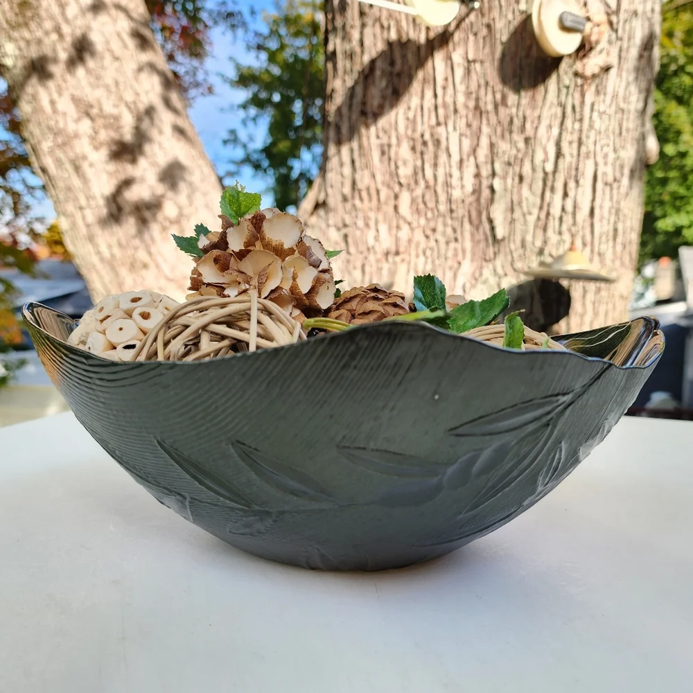 Vintage Monna Art Glass Avocado‎ Green Dish Bowl 9.5in